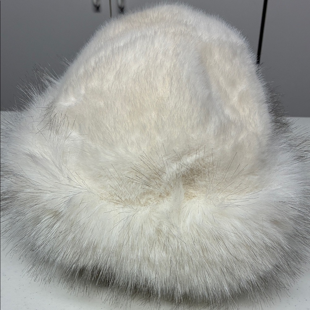 Luxurious White Faux Fur Women's Hat